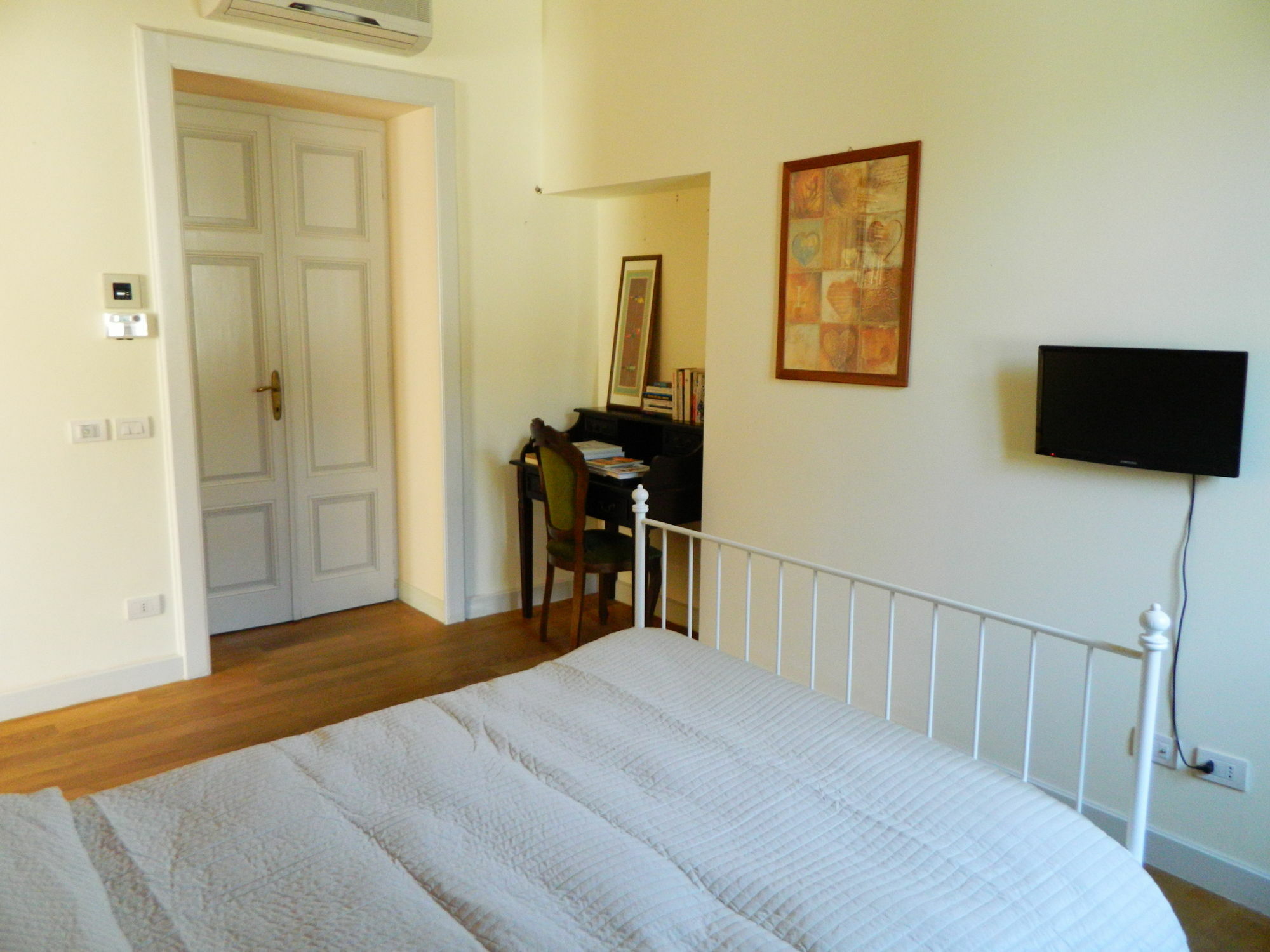 Hotel Carducci 24